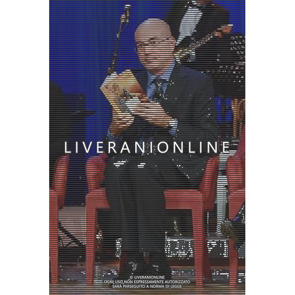 Trasmissione TV \' Maurizio Costanzo Show \' Roma - 17.11.2016 - Studi Mediaset De Paolis - nella foto: Aldo Cazzullo con il suo nuovo libro / Ph. Corradetti - Ag. Aldo Liverani / AGENZIA ALDO LIVERANI SAS