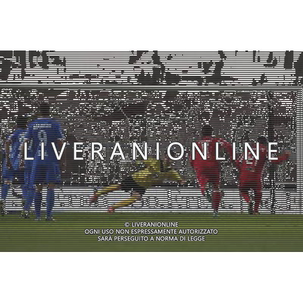 FORLI\' vs MANTOVA Campionato Lega Pro 14Âª giornata Girone B 19/11/2016 nella foto: BARDELLONI BATTE IL ROGORE DEL 2 A 0 Â©CLAUDIO ZAMAGNI/AGENZIA ALDO LIVERANI S.A.S.