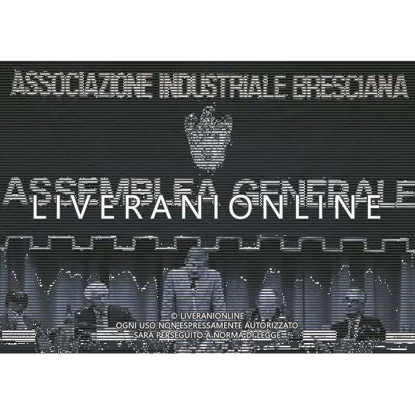 RETROSPETTIVA GIANNI AGNELLI 1988 NELLA FOTO GIANNI AGNELLI PRESENZIA ALLA CONFERENZA DELL\'ASSOCIAZIONE INDUSTRIALI BRESCIANI AG ALDO LIVERANI SAS