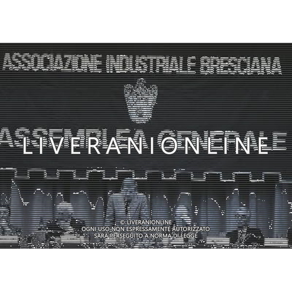 RETROSPETTIVA GIANNI AGNELLI 1988 NELLA FOTO GIANNI AGNELLI PRESENZIA ALLA CONFERENZA DELL\'ASSOCIAZIONE INDUSTRIALI BRESCIANI AG ALDO LIVERANI SAS