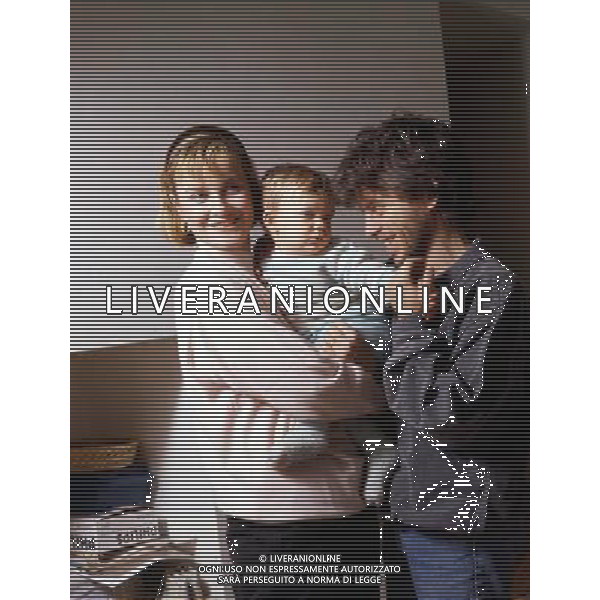 Paolo Rossi attore, cantautore e comico italiano - Retrospettiva nella foto con la compagna Lucia Vasini e il figlio Davide ©ARCHIVIO / AGENZIA ALDO LIVERANI SAS
