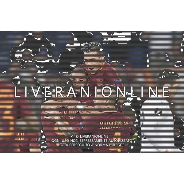 UEFA Europa League 2016-2017 Fase a gironi Gruppo E Roma 24.11.2016 - AS Roma vs FC Viktoria Plzen - nella foto: Edin Dzeko festeggiato dai compagni /Ph.Corradetti-Ag. Aldo Liverani