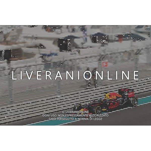 Daniel Ricciardo (AUS) Red Bull Racing RB12. 25.11.2016. Formula 1 World Championship, Rd 21, Abu Dhabi Grand Prix, Yas Marina Circuit, Abu Dhabi, Practice Day. AG ALDO LIVERANI SAS ONLY ITALY