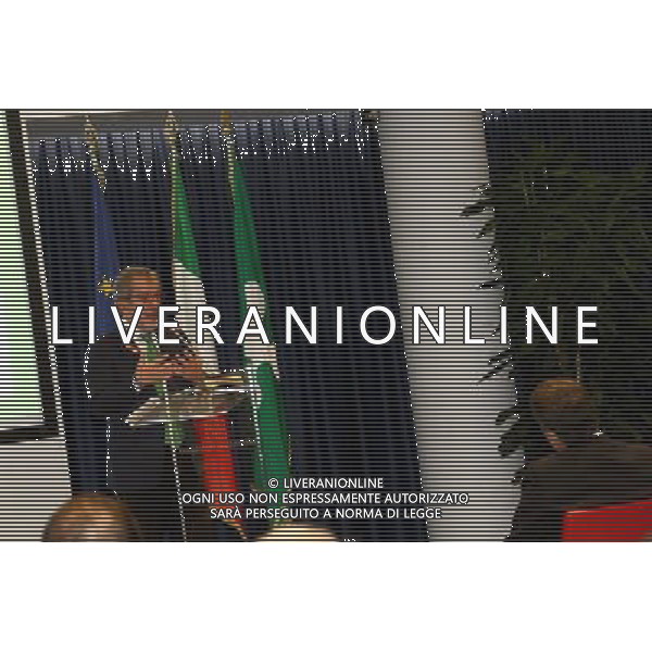Milano ( MI ) 25/11/2016 Palazzo Lombardia, firma per il Patto per la Lombardia Nella foto: Roberto Maroni e Matteo Renzi PH Lauro Montagnini *** Local Caption *** / AGENZIA ALDO LIVERANI SAS / AGENZIA ALDO LIVERANI SAS