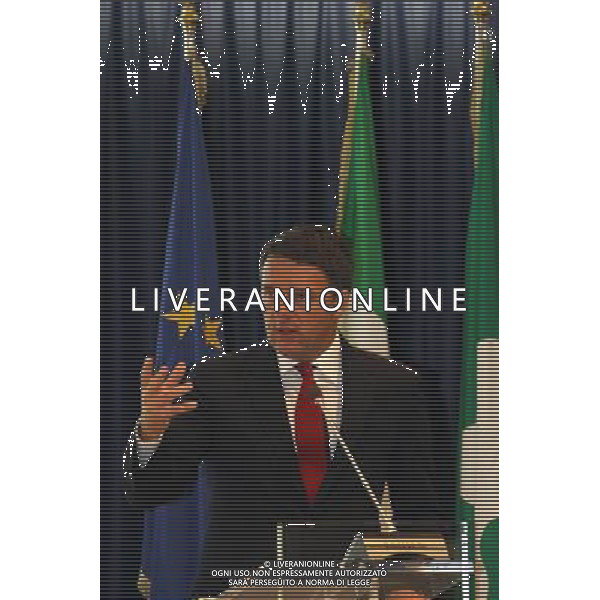Milano ( MI ) 25/11/2016 Palazzo Lombardia, firma per il Patto per la Lombardia Nella foto: Matteo Renzi Presidente del Consiglio dei Ministri PH Lauro Montagnini *** Local Caption *** / AGENZIA ALDO LIVERANI SAS / AGENZIA ALDO LIVERANI SAS