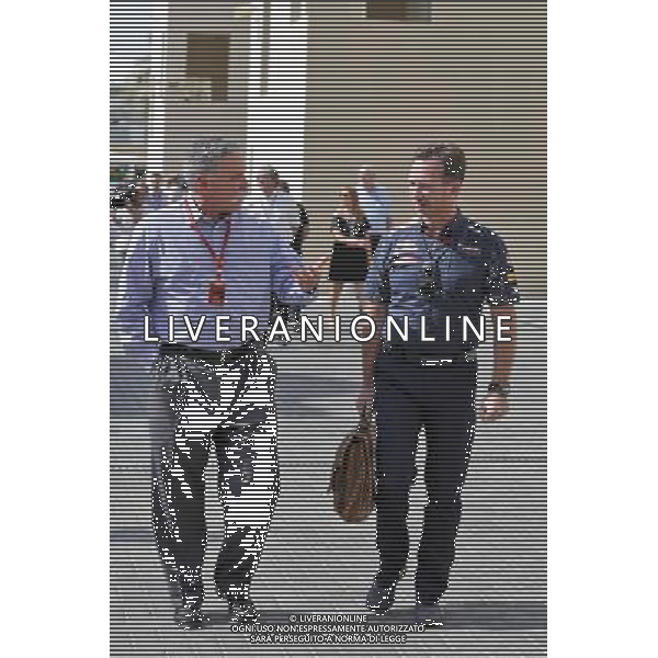 (L to R): Chase Carey (USA) Formula One Group Chairman with Christian Horner (GBR) Red Bull Racing Team Principal. 26.11.2016. Formula 1 World Championship, Rd 21, Abu Dhabi Grand Prix, Yas Marina Circuit, Abu Dhabi, Qualifying Day. AG ALDO LIVERANI SAS ONLY ITALY 