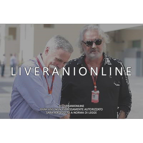 (L to R): Chase Carey (USA) Formula One Group Chairman with Flavio Briatore (ITA). 26.11.2016. Formula 1 World Championship, Rd 21, Abu Dhabi Grand Prix, Yas Marina Circuit, Abu Dhabi, Qualifying Day. AG ALDO LIVERANI SAS ONLY ITALY