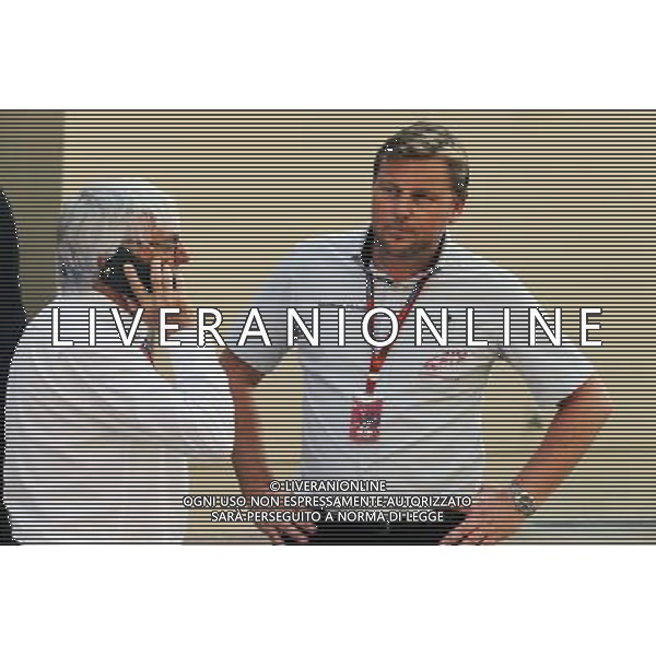 (L to R): Bernie Ecclestone (GBR) with Jonathan Nichols (GBR) FOM. 26.11.2016. Formula 1 World Championship, Rd 21, Abu Dhabi Grand Prix, Yas Marina Circuit, Abu Dhabi, Qualifying Day. AG ALDO LIVERANI SAS ONLY ITALY