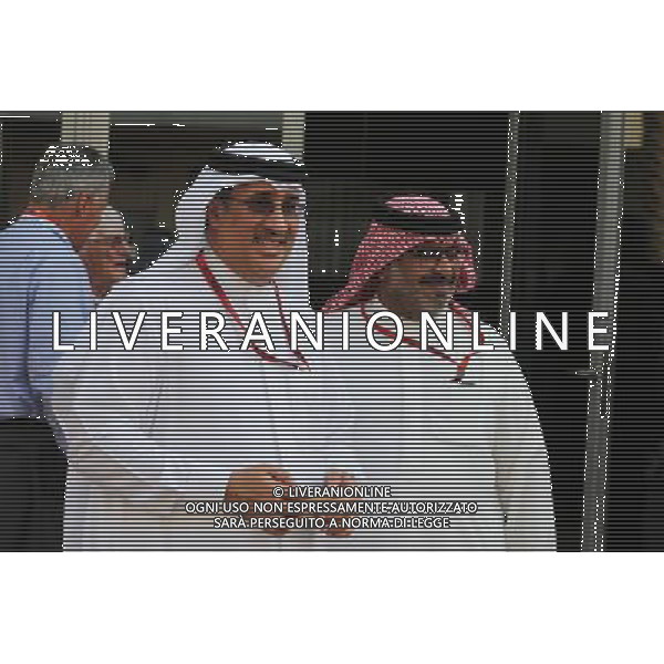 (L to R): Sheikh Mohammed bin Essa Al Khalifa (BRN) CEO of the Bahrain Economic Development Board and McLaren Shareholder with Muhammed Al Khalifa (BRN) Bahrain Circuit Chairman 26.11.2016. Formula 1 World Championship, Rd 21, Abu Dhabi Grand Prix, Yas Marina Circuit, Abu Dhabi, Qualifying Day. AG ALDO LIVERANI SAS ONLY ITALY