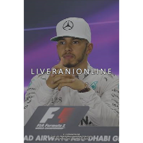 Lewis Hamilton (GBR) Mercedes AMG F1 26.11.2016. Formula 1 World Championship, Rd 21, Abu Dhabi Grand Prix, Yas Marina Circuit, Abu Dhabi, Qualifying Day. AG ALDO LIVERANI SAS ONLY ITALY