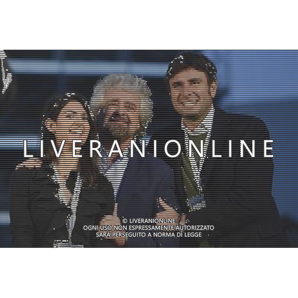 Manifestazione del M5S \' Io Dico No \' â€“ Roma 26.11.2016 - nella foto: Virginia Raggi Beppe Grillo e Alessandro Di Battista /Ph.Corradetti-Ag Aldo Liverani / AGENZIA ALDO LIVERANI SAS 