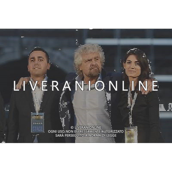 Manifestazione del M5S \' Io Dico No \' â€“ Roma 26.11.2016 - nella foto: Beppe Grillo tra Virginia Raggi e Luigi Di Maio /Ph.Corradetti-Ag Aldo Liverani / AGENZIA ALDO LIVERANI SAS 