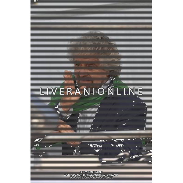 Manifestazione del M5S \' Io Dico No \' â€“ Roma 26.11.2016 - nella foto: Beppe Grillo nel retro palco /Ph.Corradetti-Ag Aldo Liverani / AGENZIA ALDO LIVERANI SAS 