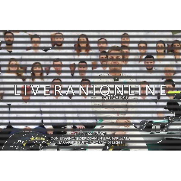 Nico Rosberg (GER) Mercedes AMG F1 at a team photograph. 27.11.2016. Formula 1 World Championship, Rd 21, Abu Dhabi Grand Prix, Yas Marina Circuit, Abu Dhabi, Race Day. AG ALDO LIVERANI SAS ONLY ITALY