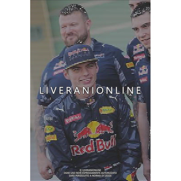 Max Verstappen (NLD) Red Bull Racing at a team photograph. 27.11.2016. Formula 1 World Championship, Rd 21, Abu Dhabi Grand Prix, Yas Marina Circuit, Abu Dhabi, Race Day. AG ALDO LIVERANI SAS ONLY ITALY