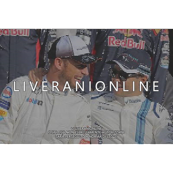 Jenson Button (GBR) McLaren F1 and Felipe Massa (BRA) Williams F1 Team 27.11.2016. Formula 1 World Championship, Rd 21, Abu Dhabi Grand Prix, Yas Marina Circuit, Abu Dhabi, Race Day. AG ALDO LIVERANI SAS ONLY ITALY