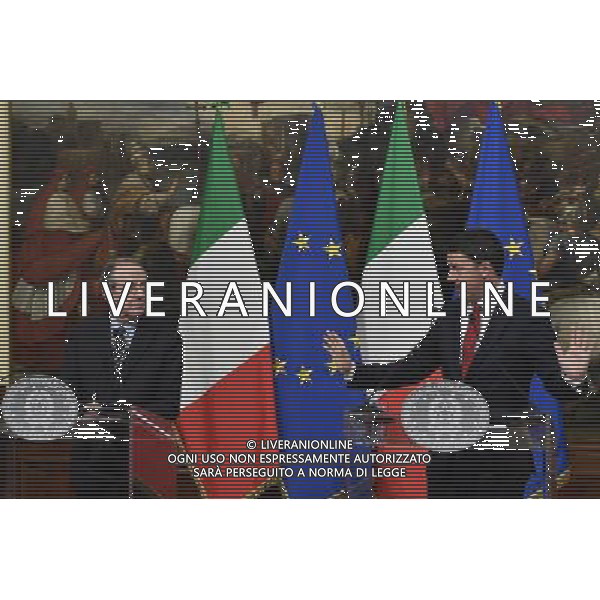 Conferenza stampa dopo il CDM - Roma - 28.11.2016 - Palazzo Chigi - nella foto: Matteo Renzi e Pier Carlo Padoan / Ph. Corradetti - Ag. Aldo Liverani sas