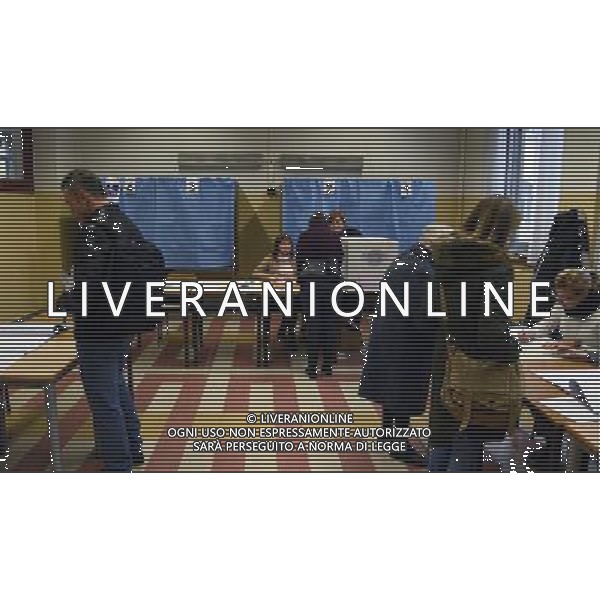 Milano-Votazioni per il Referendum Costituzionale Milano - 04.12.2016 Nella Foto:Seggio Zona Brera Istituto \'Parini\' /Ph.Vitez-Ag. Aldo Liverani