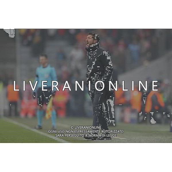 firo : Fußball,Fussball : 06.12.2016 Champions League, Saison 2016/2017: FC Bayern München - Atletico Madrid, FCB, Gruppenphase, Diego Simeone ( Atletico Madrid ), ganze Figur, Gestik, gibt Anweisungen $worldrightsEs gelten unsere AGB, einsehbar auf www.firosportphoto.de copyright by firo sportphoto: Coesfelder Str. 207 D- 48249 Dülmen www.firosportphoto.de mail@firosportphoto.de (V o l k s b a n k B o c h u m - W i t t e n ) IBAN DE68 4306 0129 0341 1171 00 Tel: +49-2594 - 9916004 Fax: +49-2594 - 9916005 AG ALDO LIVERANI SAS ONLY ITALY