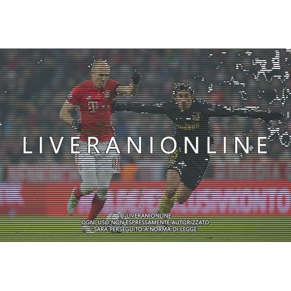 firo : Fu§ball,Fussball : 06.12.2016 Champions League, Saison 2016/2017: FC Bayern MŸnchen - Atletico Madrid, FCB, Gruppenphase, Arjen Robben ( MŸnchen ) Stefan Savic ( Atletico Madrid ) $worldrightsEs gelten unsere AGB, einsehbar auf www.firosportphoto.de copyright by firo sportphoto: Coesfelder Str. 207 D- 48249 DŸlmen www.firosportphoto.de mail@firosportphoto.de (V o l k s b a n k B o c h u m - W i t t e n ) IBAN DE68 4306 0129 0341 1171 00 Tel: +49-2594 - 9916004 Fax: +49-2594 - 9916005 AG ALDO LIVERANI SAS ONLY ITALY