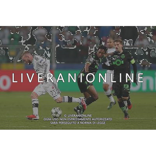 WARSZAWA 07.12.2016 MECZ 6. KOLEJKA GRUPA F LIGA MISTRZOW SEZON 2016/17: LEGIA WARSZAWA - SPORTING LIZBONA --- UEFA CHAMPIONS LEAGUE GROUP F MATCH: LEGIA WARSAW - SPORTING CLUBE DE PORTUGAL THIBAULT MOULIN GELSON MARTINS ADRIEN SILVA FOT. PIOTR KUCZA/NEWSPIX.PL --- Newspix.pl / AGENZIA ALDO LIVERANI SAS - ITALY ONLY EDITORIAL USE ONLY - Legia Varsavia - Sporting Lisbona, match valido per la 6a giornata di Champions League (Gruppo F) 07 dicembre 2016