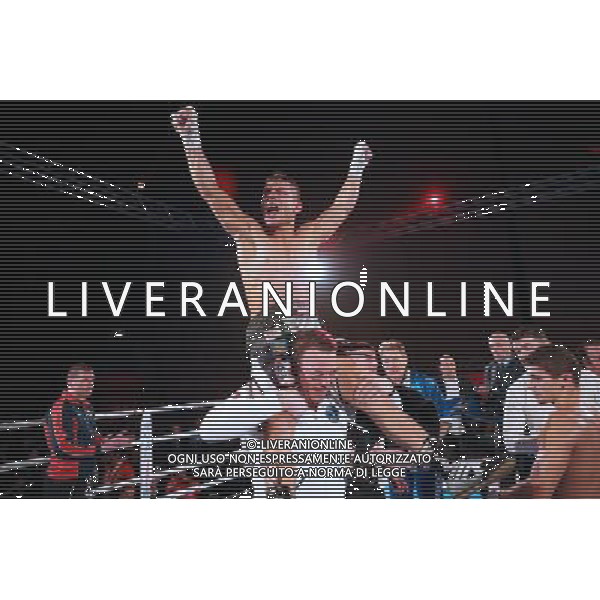 Rigoni vincitore campione Italiano super gallo , Luca Rigoldi guantoni rossi e Iuliano Gallo campionato Italiano di boxe AG ALDO LIVERANI SAS