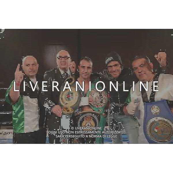 festeggiamenti di Marsili ,Emiliano Marsili vs Aristides Perez titolo intercontinentale pesi leggeri ,Boxe Montichiari,Montichiari 10 dicembre 2016. AG ALDO LIVERANI SAS