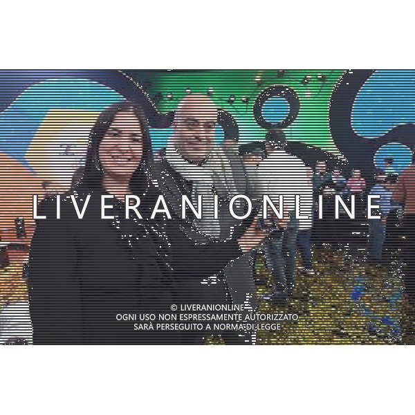 La finale del 59mo Zecchino d\'Oro a Bologna 10 dicembre 2016 nella foto la vincitrice Chiara Masetti, di 7 anni con gli autori della canzone \'Quel bulletto del carciofo\' © Optimafoto / AGENZIA ALDO LIVERANI SAS