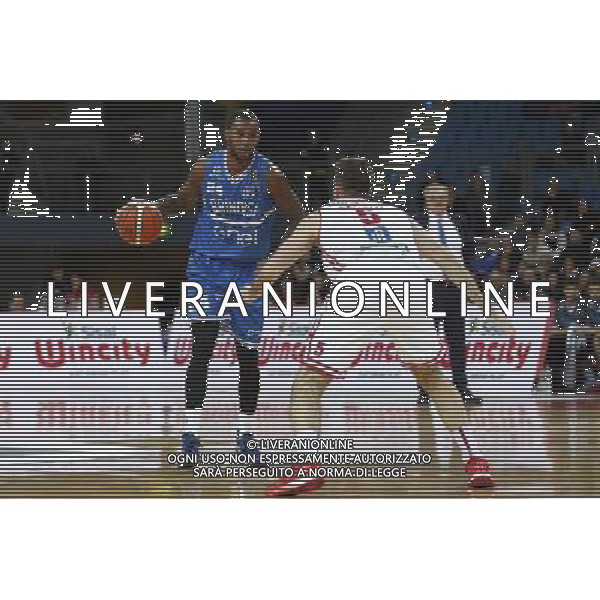 Consultinvest Pesaro vs Enel Basket Brindisi 11/12/2016 nella foto: M\'BAYE E GAZZOTTI ©CLAUDIO ZAMAGNI/AGENZIA ALDO LIVERANI S.A.S.