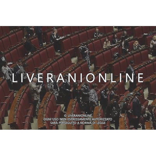 Camera la votazione di fiducia sulle dichiarazioni programmatiche del presidente del Consiglio Paolo Gentiloni Roma 13 dicembre 2016 nella foto I parlamentari del M5S Movimento 5 Stelle lasciano l\'aula ©Corradetti / AGENZIA ALDO LIVERANI SAS
