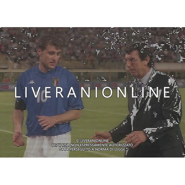 05-06 1999 BOLOGNA STADIO DALL\'ARA ITALIA GALLES NELLA FOTO DINO ZOFF CON CHRISTIAN VIERI AG ALDO LIVERANI SAS