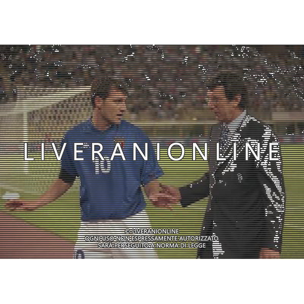 05-06 1999 BOLOGNA STADIO DALL\'ARA ITALIA GALLES NELLA FOTO DINO ZOFF CON CHRISTIAN VIERI AG ALDO LIVERANI SAS