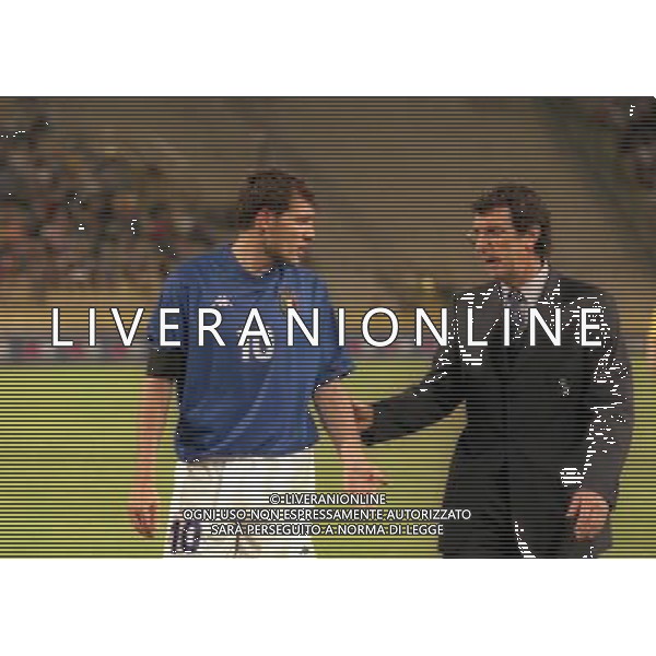 05-06 1999 BOLOGNA STADIO DALL\'ARA ITALIA GALLES NELLA FOTO DINO ZOFF CON CHRISTIAN VIERI AG ALDO LIVERANI SAS