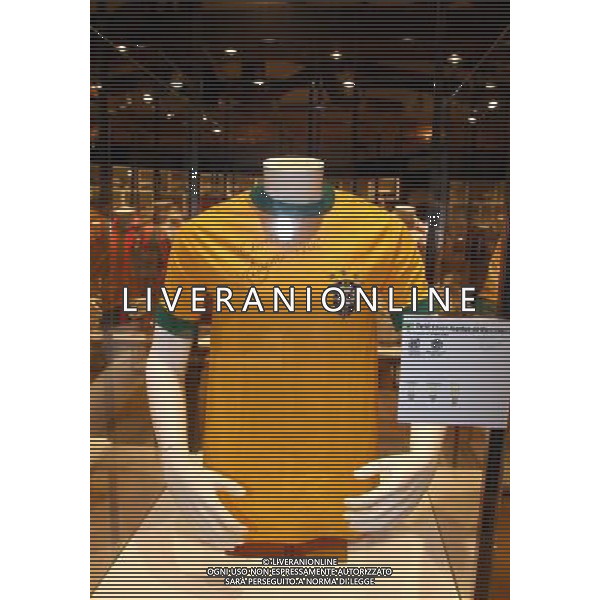 Milano, ( MI ) 15/12/2016 Galleria Vittorio Emanuele II, Inaugurazione Museo Internazionale del Calcio \' La Stringa d\'Oro \' Nella foto: Magliette dei calciatori - maglia Brasile Pele\' PH Lauro Montagnini / AGENZIA ALDO LIVERANI SAS