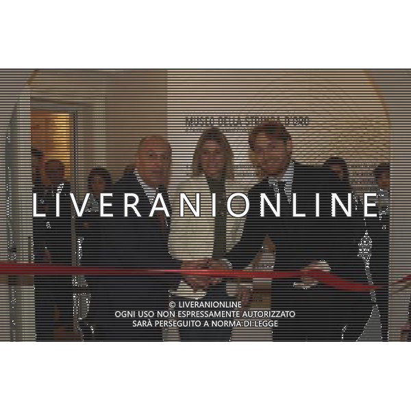 Milano, ( MI ) 15/12/2016 Galleria Vittorio Emanuele II, Inaugurazione Museo Internazionale del Calcio \' La Stringa d\'Oro \' Nella foto: Alessandro Rosso Group, Roberta Guarnieri assessore al Turismo, Sport e Qualita\' della vita e Federico Enrichetti al taglio del nastro PH Lauro Montagnini / AGENZIA ALDO LIVERANI SAS