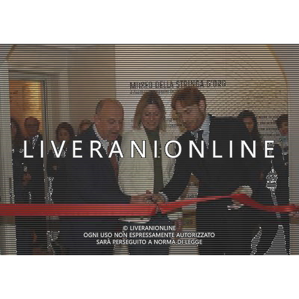 Milano, ( MI ) 15/12/2016 Galleria Vittorio Emanuele II, Inaugurazione Museo Internazionale del Calcio \' La Stringa d\'Oro \' Nella foto: Alessandro Rosso Group, Roberta Guarnieri assessore al Turismo, Sport e Qualita\' della vita e Federico Enrichetti al taglio del nastro PH Lauro Montagnini / AGENZIA ALDO LIVERANI SAS