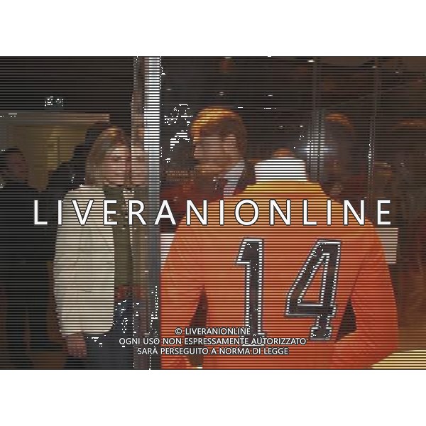 Milano, ( MI ) 15/12/2016 Galleria Vittorio Emanuele II, Inaugurazione Museo Internazionale del Calcio \' La Stringa d\'Oro \' Nella foto: Roberta Guarnieri assessore al Turismo, Sport e Qualita\' della vita e Federico Enrichetti mentre visitano il museo PH Lauro Montagnini / AGENZIA ALDO LIVERANI SAS