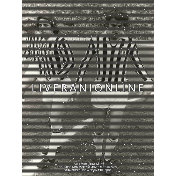 ARCHIVIO Roberto Boninsegna detto Bonimba (Mantova, 13 novembre 1943)  un ex calciatore e allenatore di calcio italiano. ricopriva il ruolo di centravanti. alla Juventus, con cui disput˜ le stagioni 1976/77, 1977/78 e 1978/79 scendendo in campo complessivamente in 94 occasioni (58 in A, 17 in Coppa Italia e 19 in Europa) segnando 35 reti (22 in A, 6 in Coppa Italia e 7 in Europa). Con la Vecchia Signora Boninsegna vinse due campionati, una Coppa Italia e una Coppa Uefa nel 1976-77. Con la maglia della nazionale, vestita per la prima volta nel 1967, arriv˜ a disputare la finale dei mondiali del 1970, segnando la rete del pareggio al gol di PelŽ. La partitˆ finirˆ poi 4-1 per il Brasile. In totale colleziona 22 presenze e 9 reti in azzurro. ph.archivio agenzia aldo liverani sas