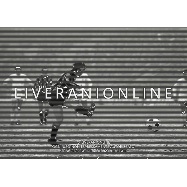 RETROSPETTIVA ROBERTO BONINSEGNA CALCIATORE NELLA FOTO ROBERTO BONINSEGNA CON LA MAGLIA DELL\'INTER AG ALDO LIVERANI SAS