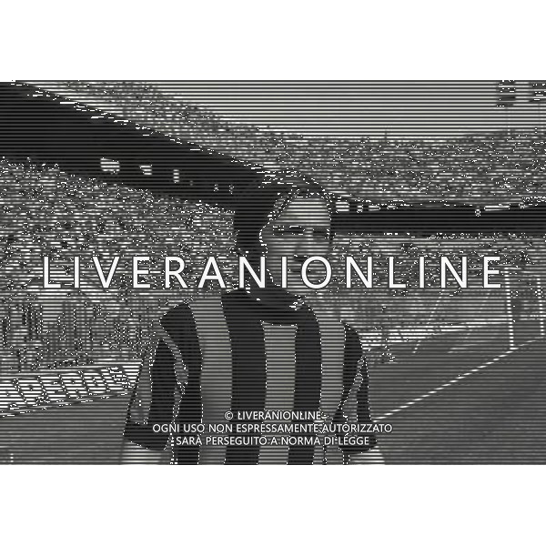 RETROSPETTIVA ROBERTO BONINSEGNA CALCIATORE NELLA FOTO ROBERTO BONINSEGNA CON LA MAGLIA DELL\'INTER AG ALDO LIVERANI SAS