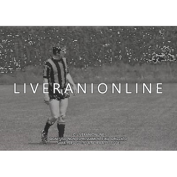 RETROSPETTIVA ROBERTO BONINSEGNA CALCIATORE NELLA FOTO ROBERTO BONINSEGNA CON LA MAGLIA DELL\'INTER AG ALDO LIVERANI SAS