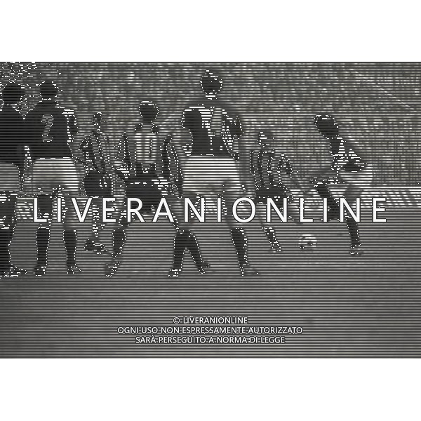 RETROSPETTIVA ROBERTO BONINSEGNA CALCIATORE NELLA FOTO ROBERTO BONINSEGNA CON LA MAGLIA DELL\'INTER AG ALDO LIVERANI SAS