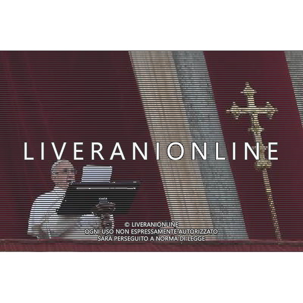 Messaggio natalizio e benedizione Urbi et Orbi - Citta\' del Vaticano - 25.12.2016 - Piazza San Pietro - nella foto: Papa Francesco / Ph. Corradetti-Ag. Aldo Liverani
