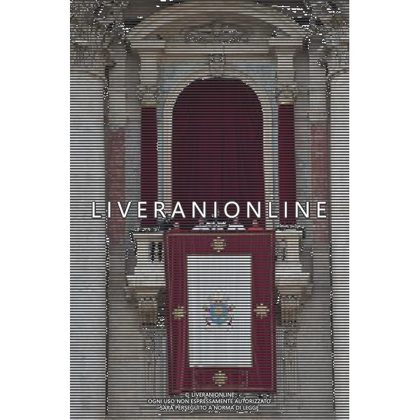 Messaggio natalizio e benedizione Urbi et Orbi - Citta\' del Vaticano - 25.12.2016 - Piazza San Pietro - nella foto: Il loggione della Basilica San Pietro / Ph. Corradetti-Ag. Aldo Liverani