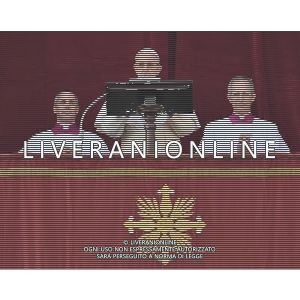 Messaggio natalizio e benedizione Urbi et Orbi - Citta\' del Vaticano - 25.12.2016 - Piazza San Pietro - nella foto: Papa Francesco / Ph. Corradetti-Ag. Aldo Liverani