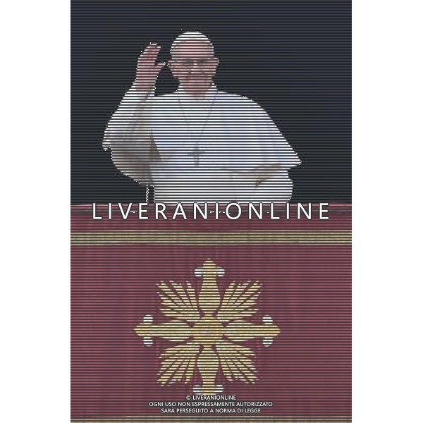 Messaggio natalizio e benedizione Urbi et Orbi - Citta\' del Vaticano - 25.12.2016 - Piazza San Pietro - nella foto: Papa Francesco / Ph. Corradetti-Ag. Aldo Liverani