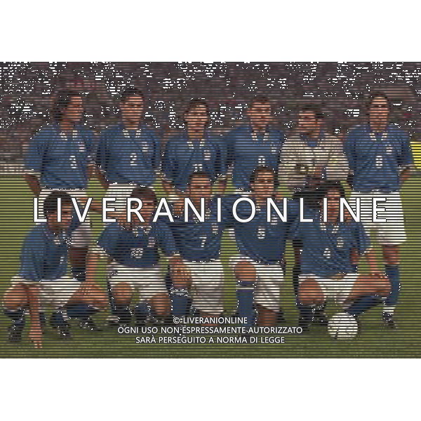 11-10-1997 ROMA-QUALIFICAZIONI AI MONDIALI FRANCIA 98 ITALIA-INGHILTERRA NELLA FOTO FORMAZIONE NAZIONALE ITALIANA DA SIN IN PIEDI PAOLO MALDINI-ALESSANDRO NESTA-FILIPPO INZAGHI-CHRISTIAN VIERI-ANGELO PERUZZI-DINO BAGGIO SED SIN. ALESSANDRO COSTACURTA-GIANFRANCO ZOLA-ANGELO DI LIVIO-FABIO CANNAVARO-DEMETRIO ALBERTINI AG ALDO LIVERANI SAS