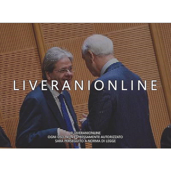 Conferenza stampa di fine anno del Presidente del Consiglio Paolo Gentiloni - Roma - 29.12.2016 - Aula dei Gruppi Parlamentari della Camera dei Deputati - nella foto: Paolo Gentiloni e Enzo Jacopino / Ph. Corradetti-Ag. Aldo Liverani