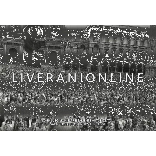 1983 MILANO-COMIZIO DI GIORGIO ALMIRANTE IN PIAZZA DUOMO AG ALDO LIVERANI SAS
