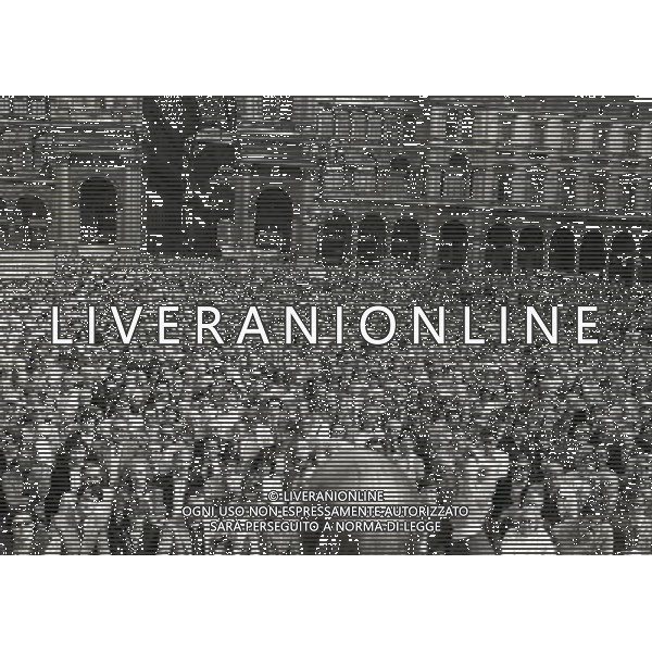 1983 MILANO-COMIZIO DI GIORGIO ALMIRANTE IN PIAZZA DUOMO AG ALDO LIVERANI SAS